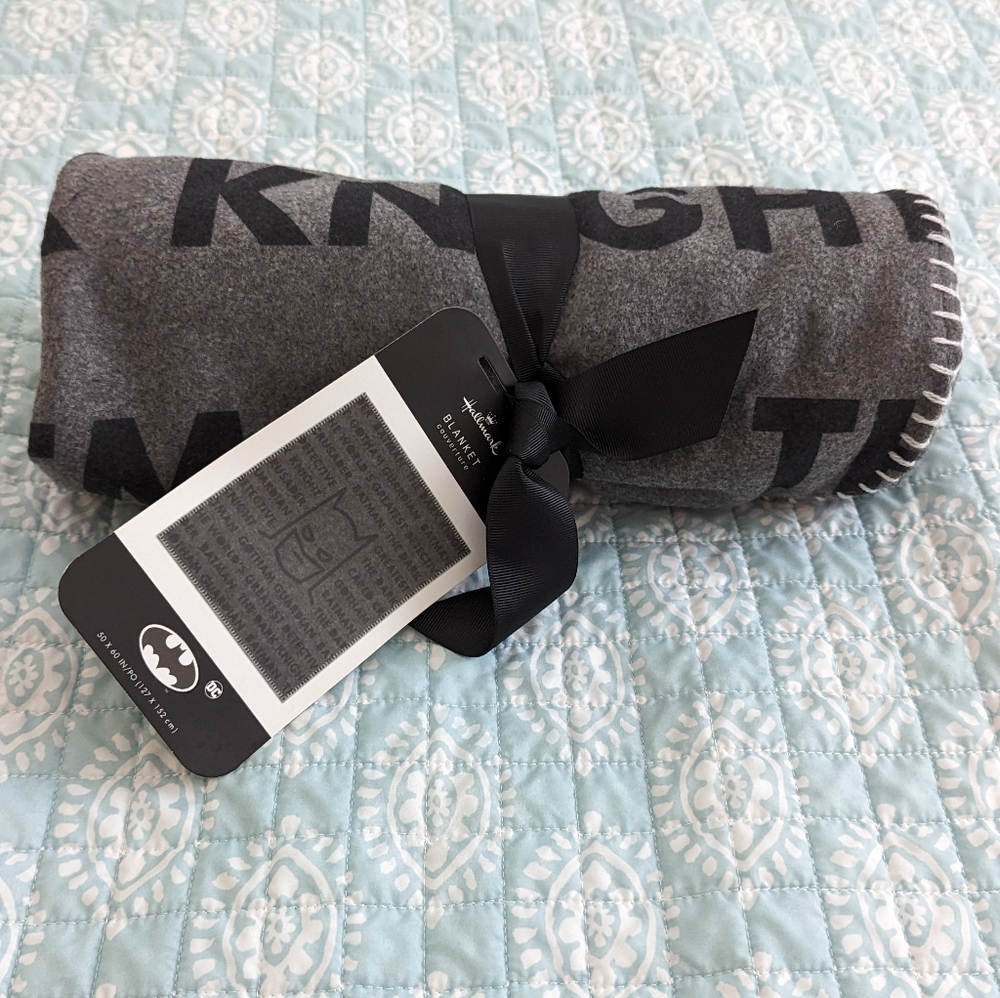 Hallmark  BATMAN Throw Blanket 50"x60" NWT